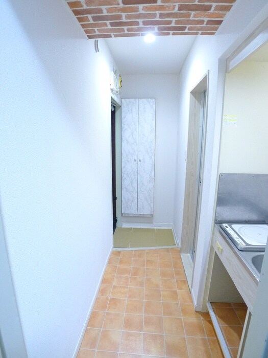 物件内観写真16　(玄関)