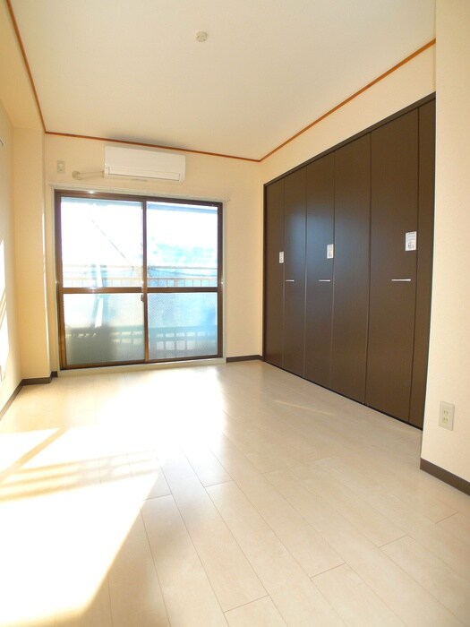 物件内観写真9　(室内からの展望)