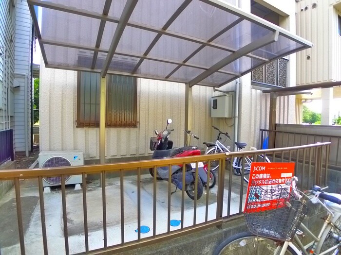 物件外観写真5　(駐輪場)