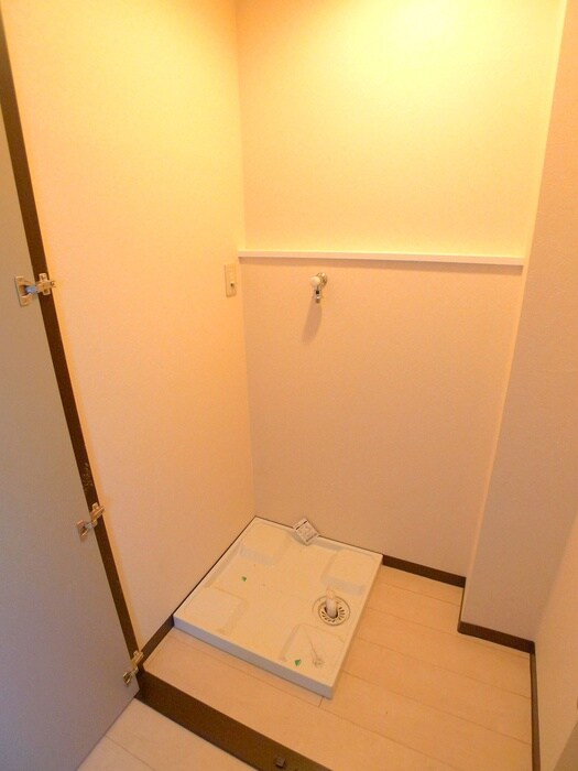 物件内観写真14　(洗濯機置場)