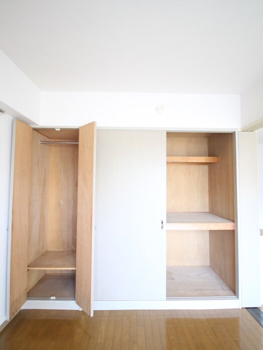 物件内観写真13　(収納)