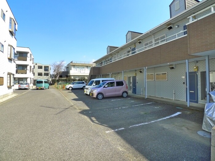 物件外観写真2　(駐車場)