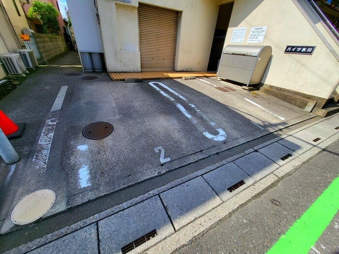 物件外観写真4　(駐車場)