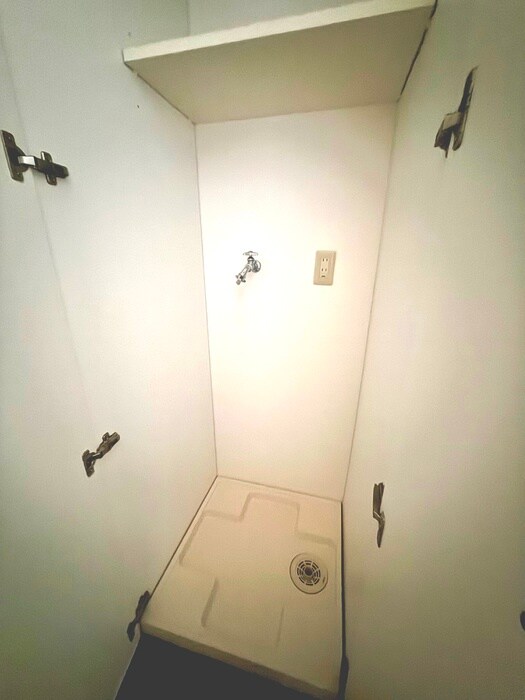 物件内観写真17　(洗濯機置場)