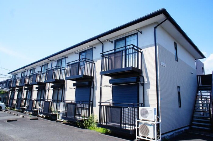 物件外観写真1　(エントランス部分)