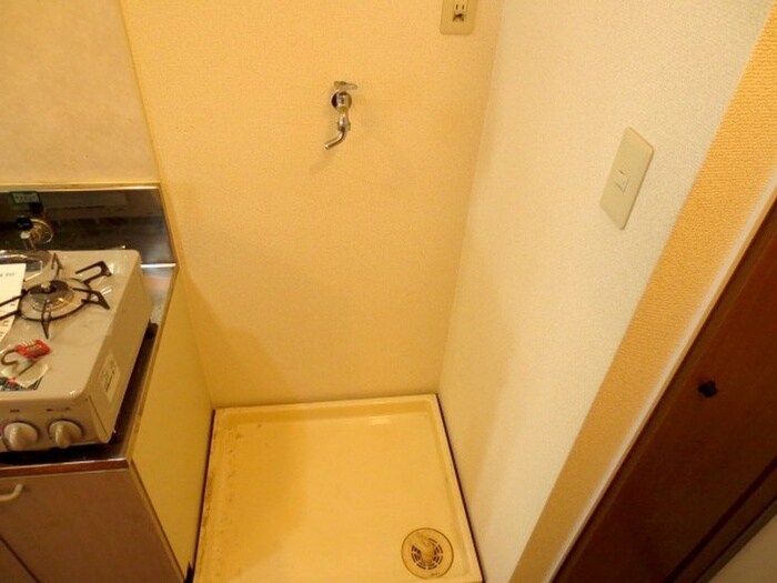 物件内観写真13　(洗濯機置場)