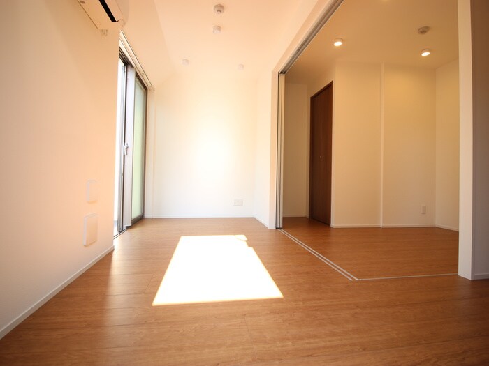 物件内観写真10　(居室)