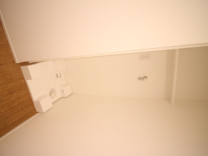 物件内観写真17　(洗濯機置場)