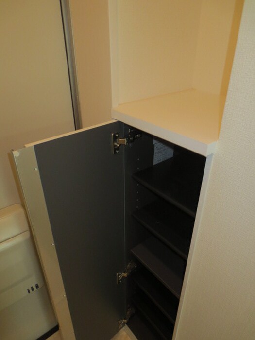 物件内観写真15　(靴箱)
