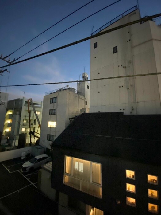 物件内観写真18　(室内からの展望)