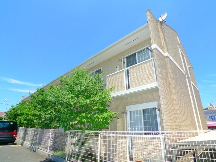 物件外観写真2　(エントランス部分)