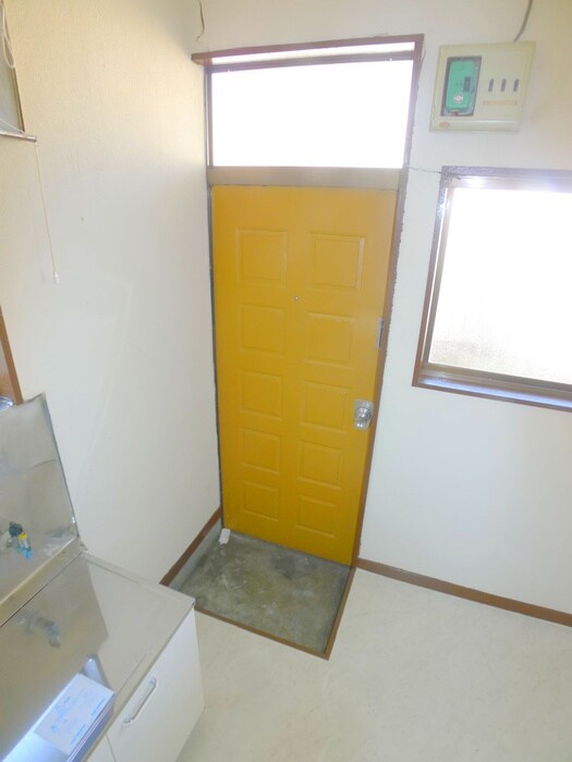 物件内観写真16　(玄関)