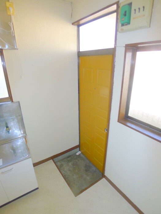 物件内観写真19　(玄関)