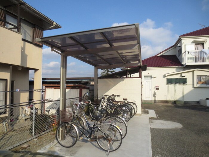 物件外観写真3　(駐輪場)