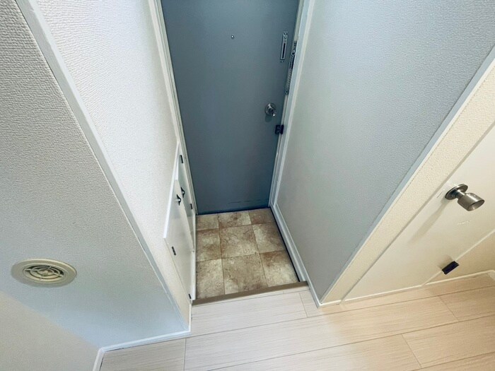 物件内観写真9　(玄関)