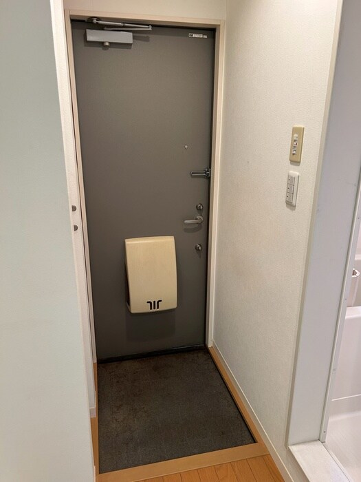 物件内観写真18　(玄関)