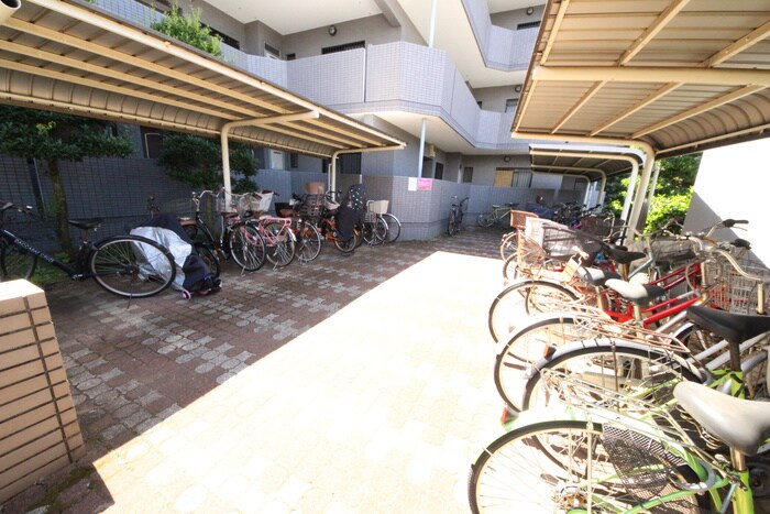 物件外観写真6　(駐車場)