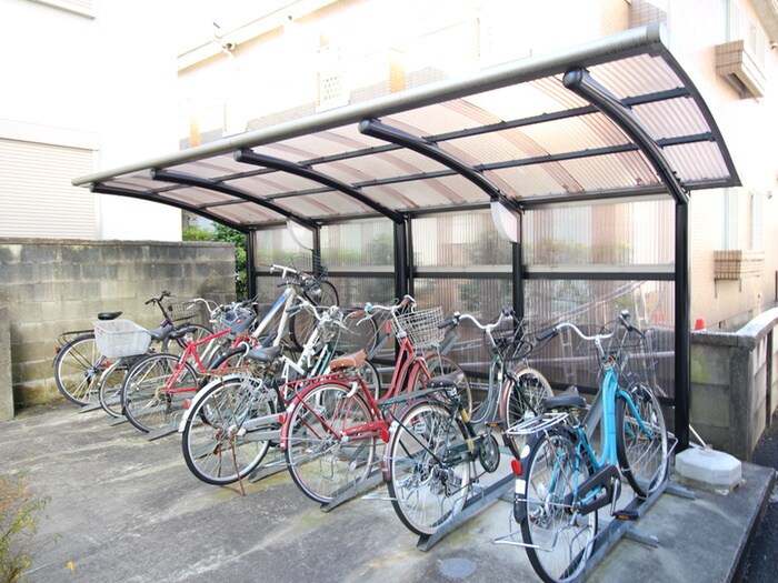 物件外観写真3　(駐輪場)