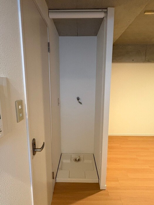 物件内観写真12　(洗濯機置場)