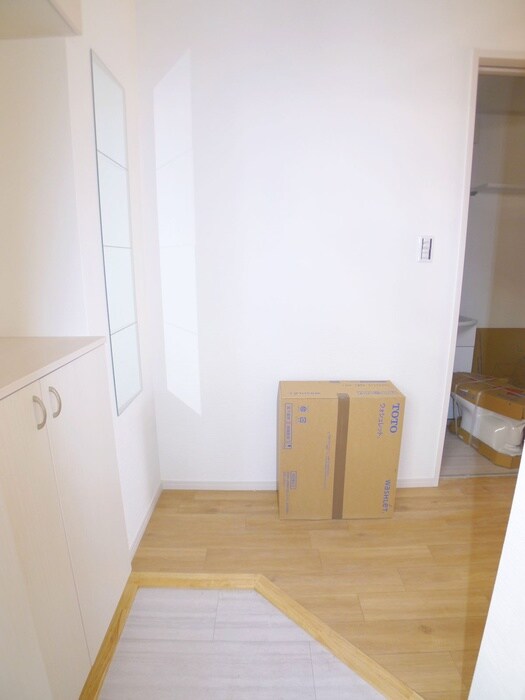 物件内観写真14　(玄関)