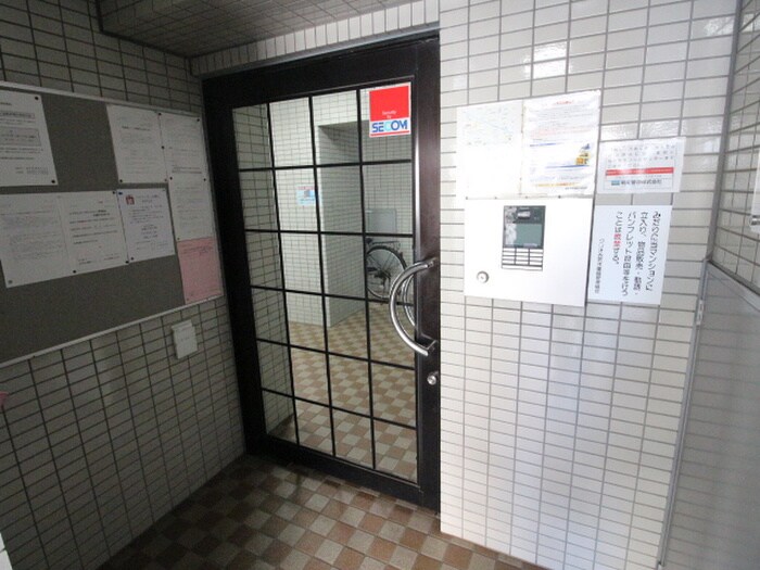 物件外観写真5　(エントランス部分)