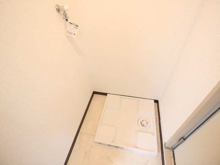 物件内観写真12　(洗濯機置場)