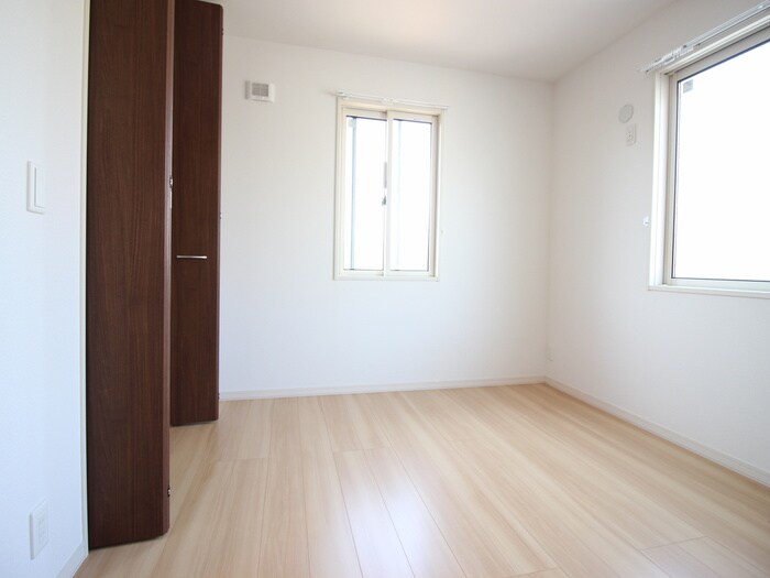 物件内観写真9　(居室)