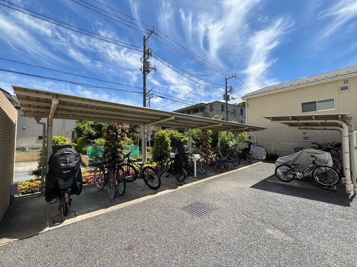 物件外観写真6　(駐輪場)