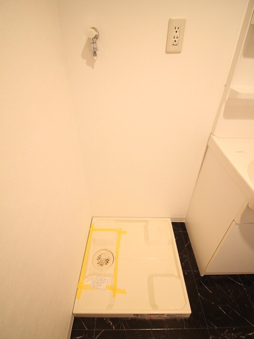 物件内観写真15　(洗濯機置場)