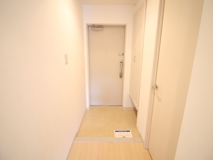 物件内観写真17　(玄関)
