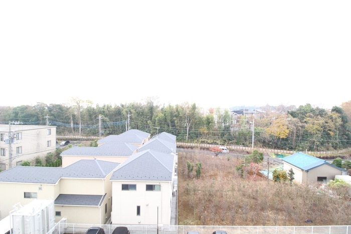 物件内観写真22　(室内からの展望)