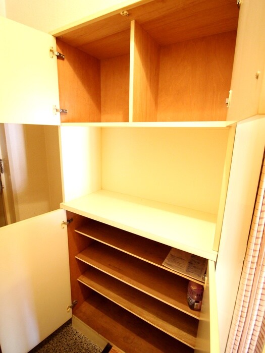 物件内観写真8　(靴箱)