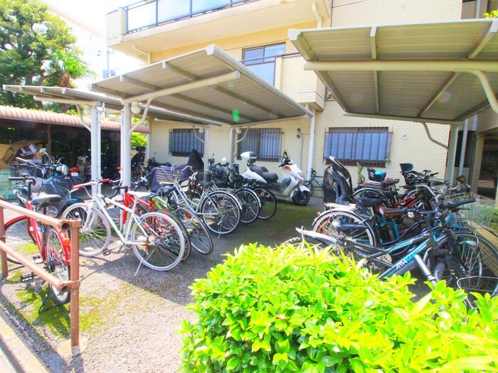 物件外観写真5　(駐輪場)