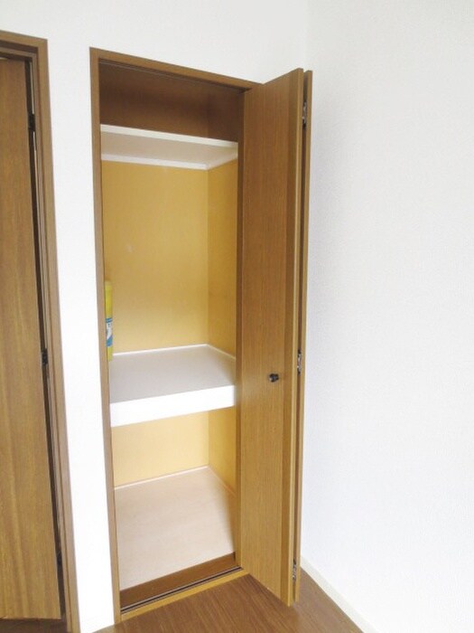 物件内観写真15　(収納)