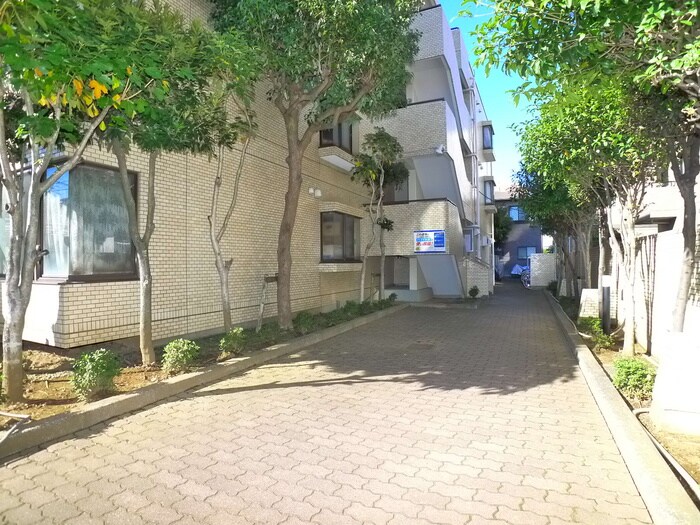 物件外観写真5　(エントランス部分)