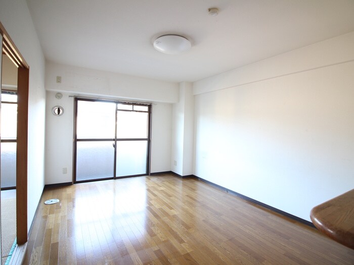 物件内観写真9　(室内からの展望)