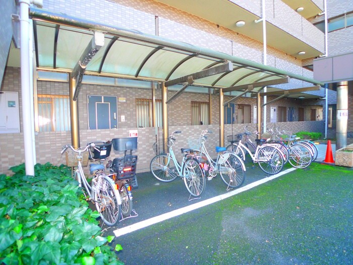 物件外観写真5　(駐輪場)