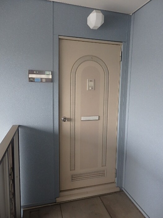 物件内観写真7　(玄関)