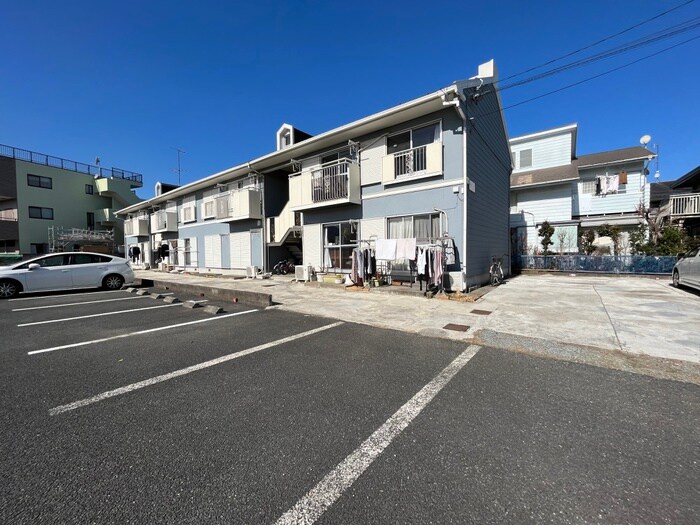 物件外観写真4　(駐車場)