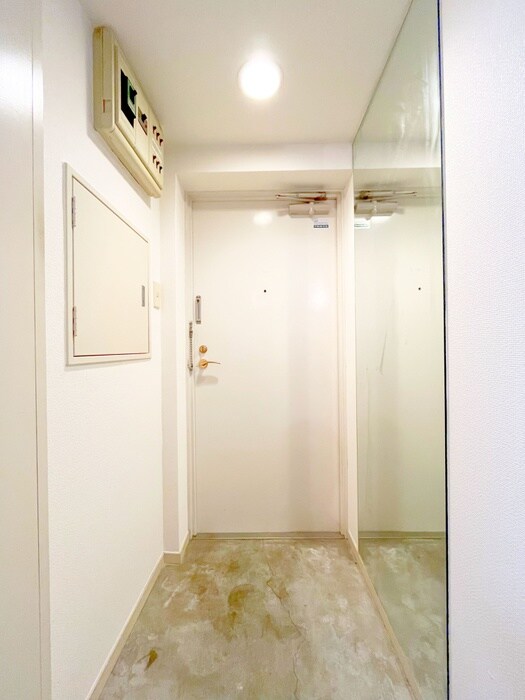 物件内観写真13　(玄関)