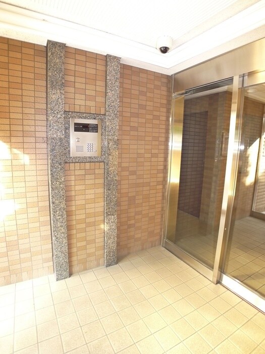 物件外観写真5　(エントランス部分)