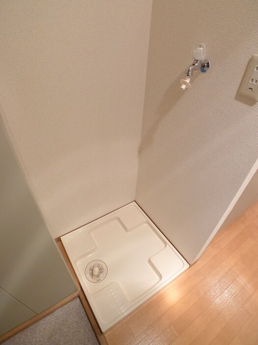 物件内観写真12　(洗濯機置場)