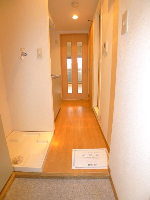 物件内観写真13　(玄関)