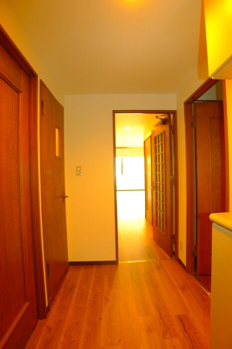 物件内観写真16　(玄関)