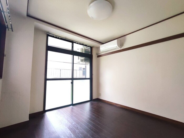 物件内観写真8　(居室)