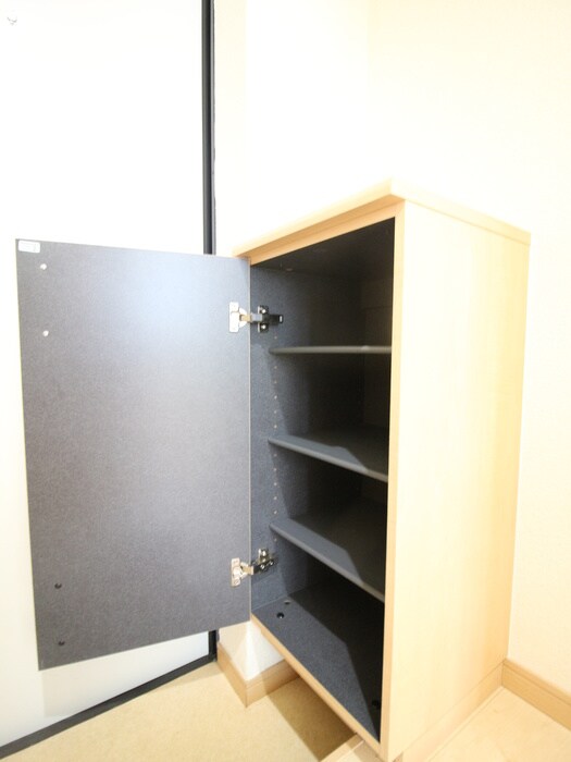 物件内観写真15　(靴箱)