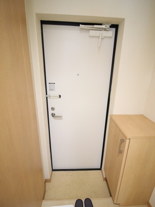 物件内観写真16　(玄関)