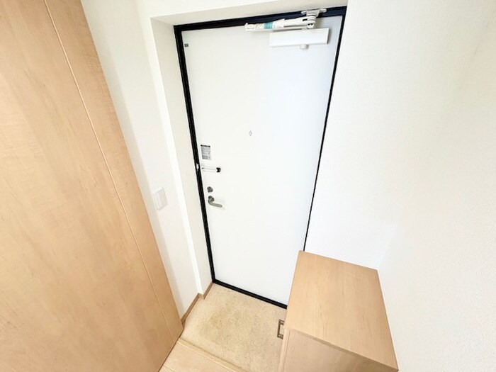 物件内観写真16　(玄関)