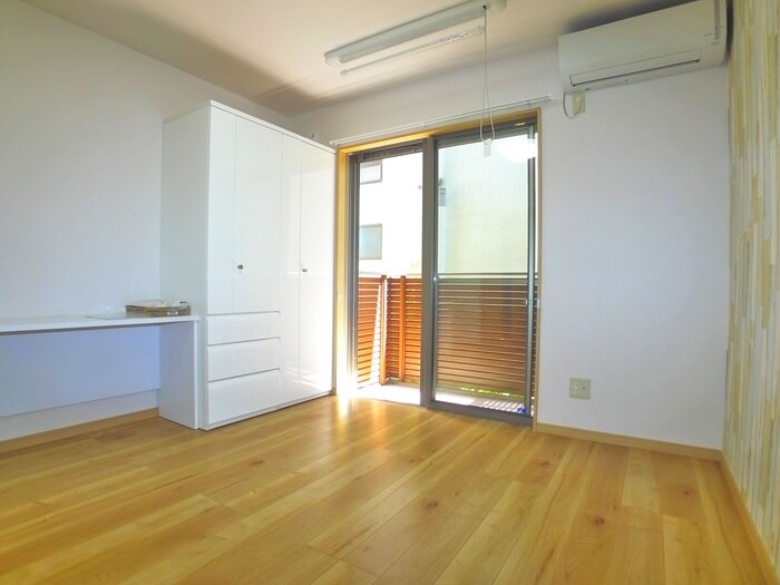 物件内観写真8　(室内からの展望)