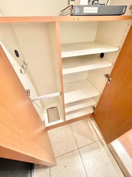 物件内観写真15　(靴箱)